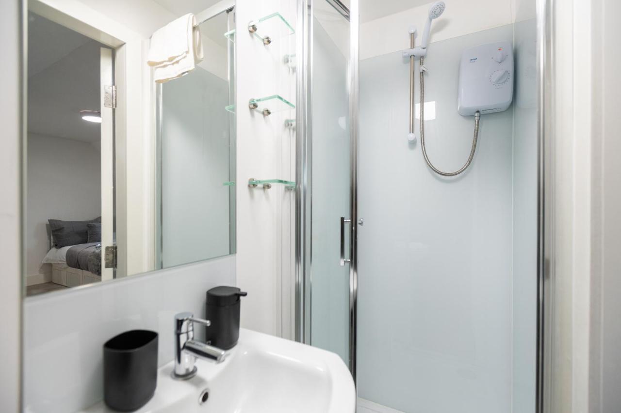 Large Studio Apartment 30 Mins To Oxford Street London Exteriör bild