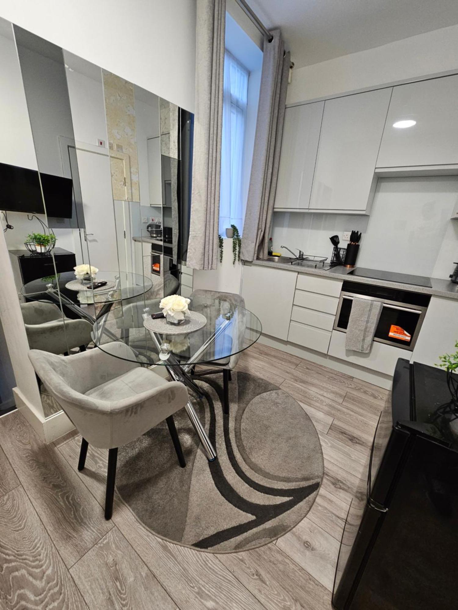 Large Studio Apartment 30 Mins To Oxford Street London Exteriör bild